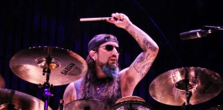 MIKE PORTNOY, BILLY SHEEHAN, DEREK SHERINIAN şi TONY MACALPINE-lecţie de muzică în Chaos Venue (20.10.2012)