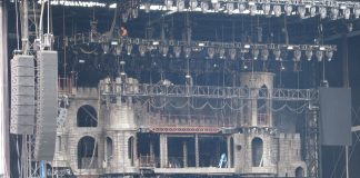 PREFAŢĂ LA CONCERTUL LADY GAGA Scena amplasata in Piata Constitutiei