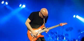 SATRIANI ŞI NOI (20.05.2013) Joe Satriani