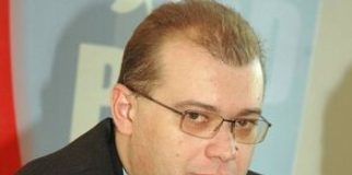 NU MAI EXISTĂ OAMENI CURAŢI?