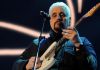 A murit Pino Daniele. Eric Clapton, Laura Pausini, Eros Ramazzotti îi aduc un omagiu artistului italian