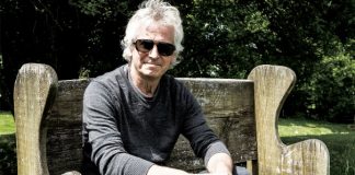 TONY BANKS va primi premiul "Prog God" în cadrul Galei Progressive Music Awards 2015
