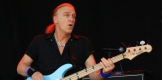 10 albume live care i-au schimbat viața lui Billy Sheehan