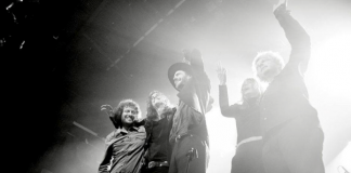 The Veils la Expirat, Halele Carol (22 iunie)