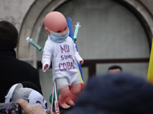 HOLBĂRI DE LUNI. ABERAȚIILE NU DISPAR... (4.10.2021)
