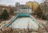 A crăpat piscina cu valuri în care înota Regele Mihai. E în centrul Bucureștiului și a fost prima piscină din Micul Paris și din România A crăpat piscina cu valuri în care înota Regele Mihai. E în centrul Bucureștiului și a fost prima piscină din Micul Paris și din România