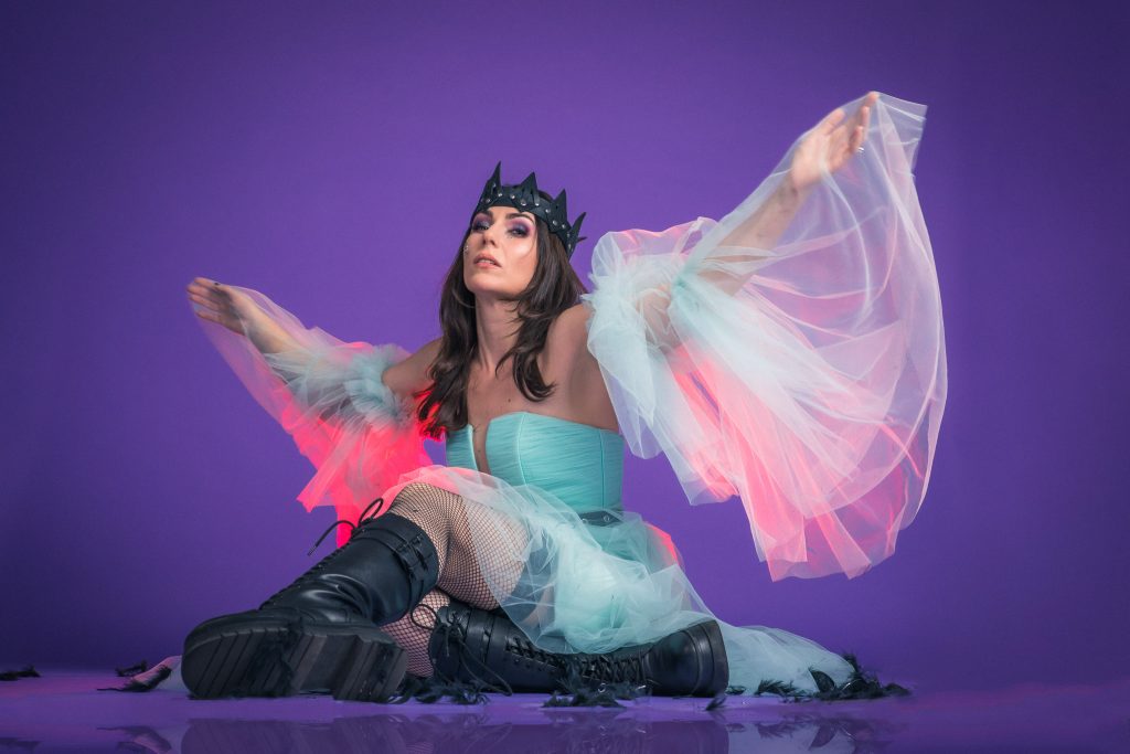 NAVI a lansat primul ei EP în limba română, „Lacrimi de Unicorn"