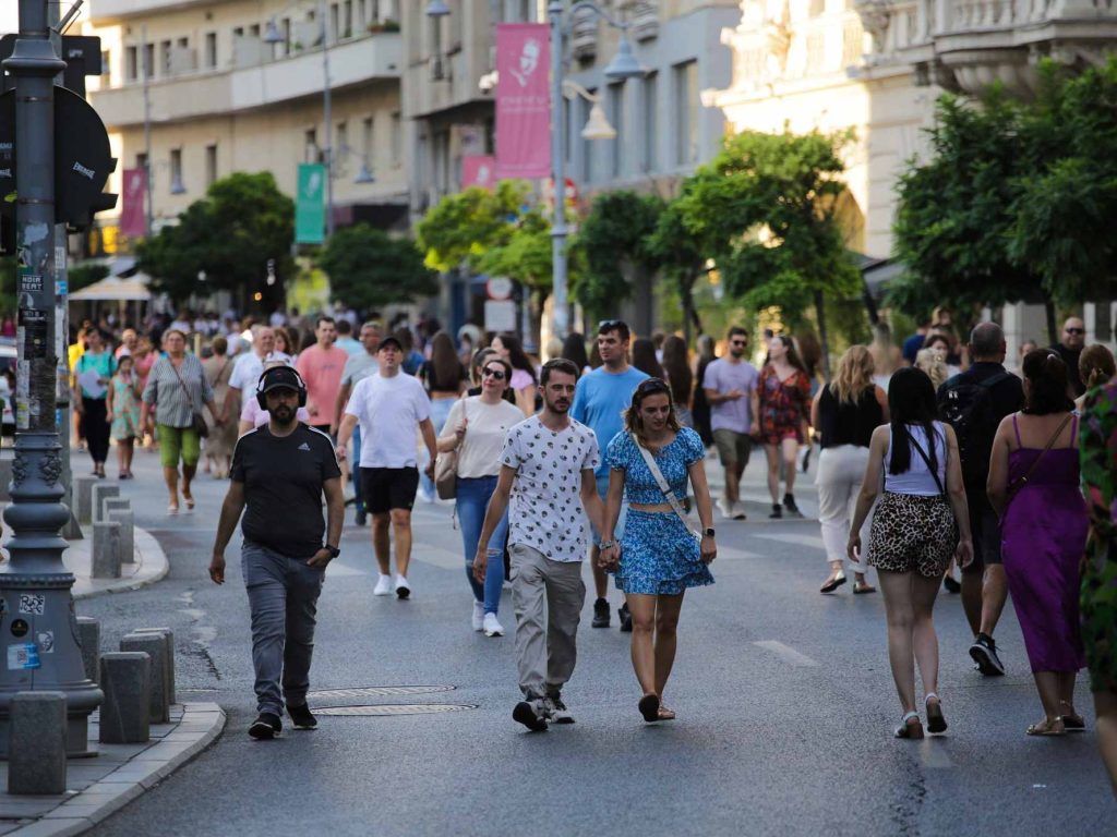 Începe un nou weekend „Străzi deschise, București – Promenadă Urbană”: Calea Victoriei și Bulevardul Constructorilor devin pietonale pe 7 și 8 septembrie