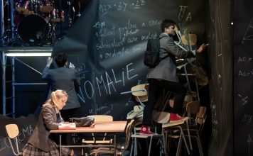 PUNK ROCK, spectacolul care vorbește fără menajamente despre adolescență, ajunge la Festivalul de Teatru de la Piatra Neamț (12 mai)