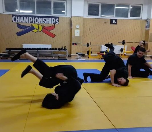 Din jurnalul unui ninja (113): Despre rostogoliri, căderi (și alte eșecuri controlate) Din jurnalul unui ninja (113): Despre rostogoliri, căderi (și alte eșecuri controlate)